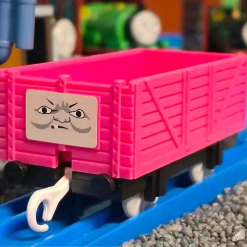 In Stock Track Train Pink Smil - Toy Train Track Set 评论和价格